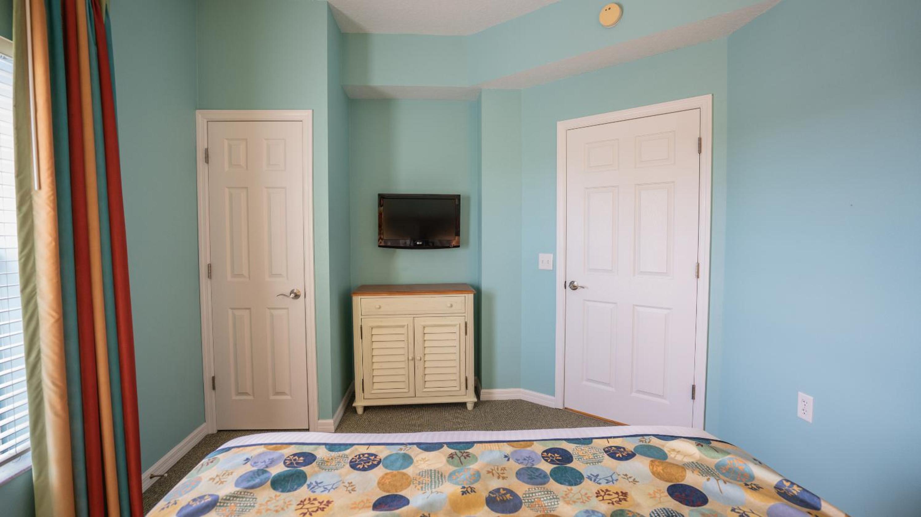 One Bedroom Condo with Sofa Bed - Full Kitchen - Photo 18