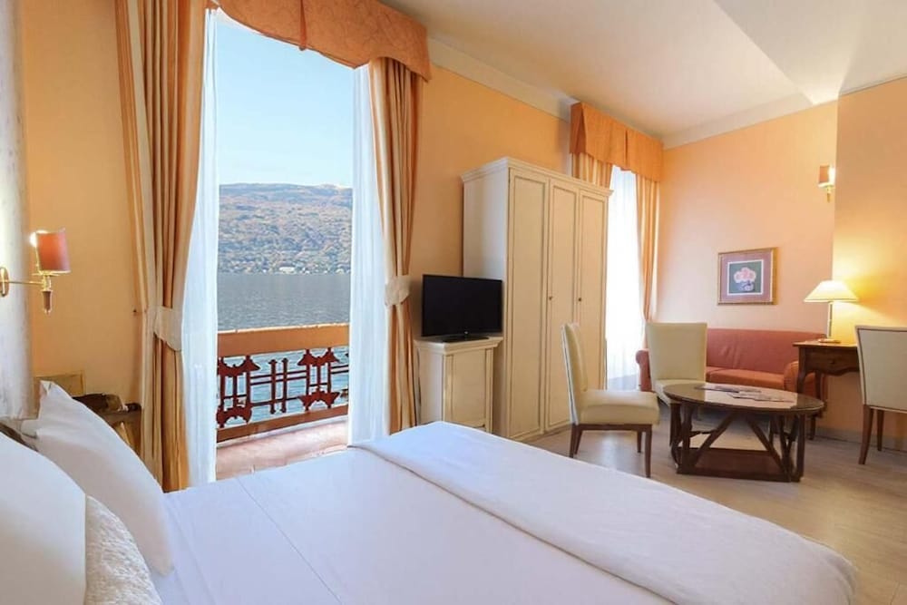 Junior Suite Vista Lago con Balcone - Photo 1