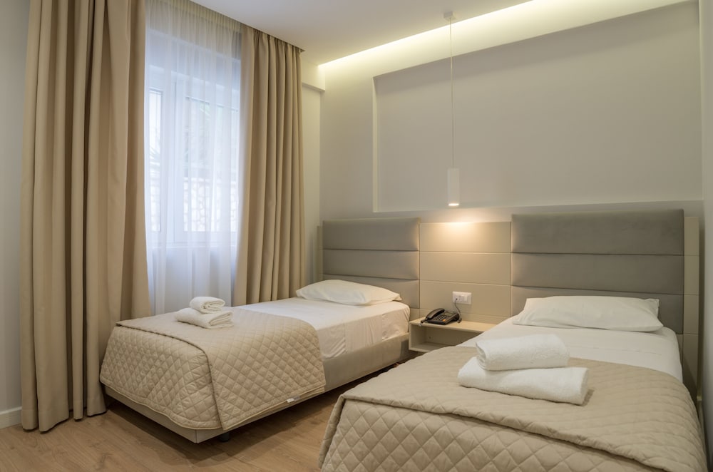 Economy Twin Room photo 1