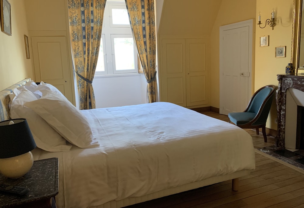 Deluxe Double Room, Ensuite, Park View (Chambre jaune)