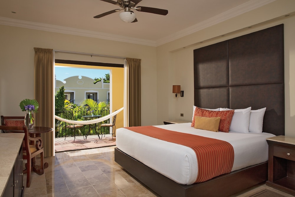 Deluxe Adult Garden View King