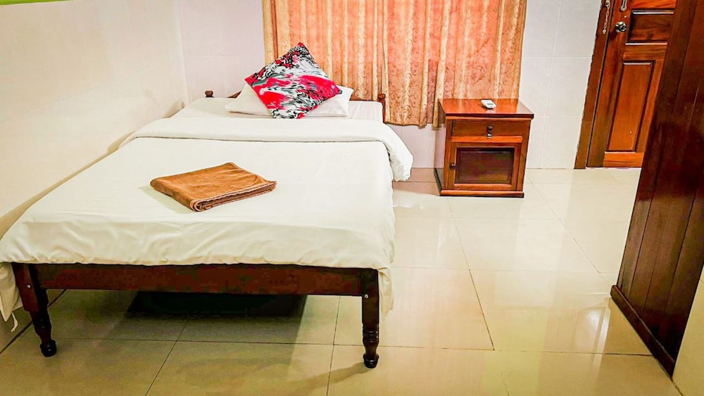 Single Room (with A/C)