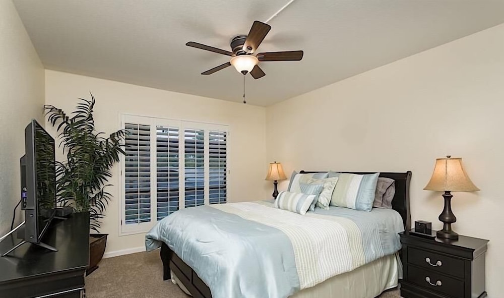 Condo, 2 Bedrooms, Pool View
