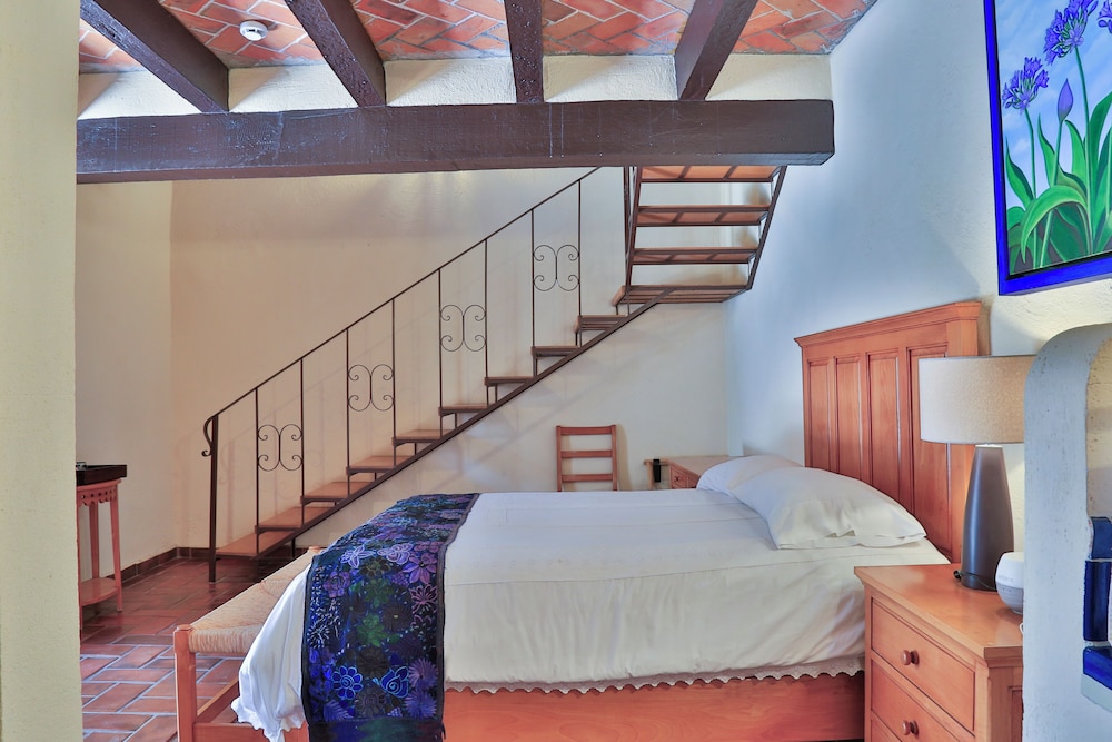 Family Room, Multiple Beds photo 3