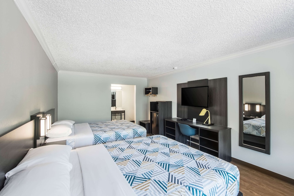 Deluxe Room, 2 Queen Beds, Accessible, Non Smoking photo 2