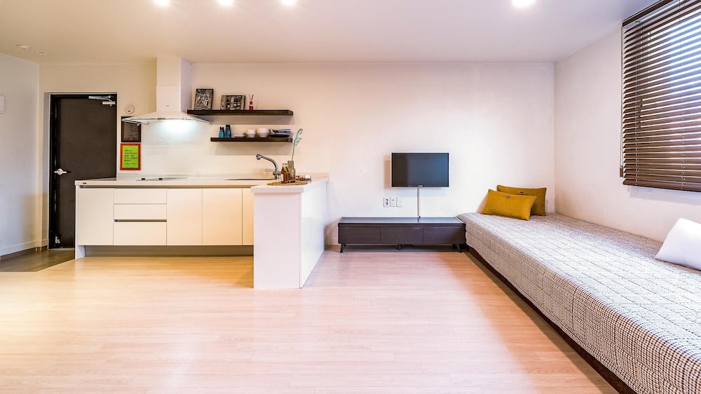 Basic Room, 1 Bedroom (202(No consecutive-night bookings)) - Photo 13