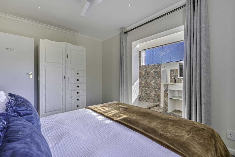 Classic Double Room, 1 King Bed - Photo 4