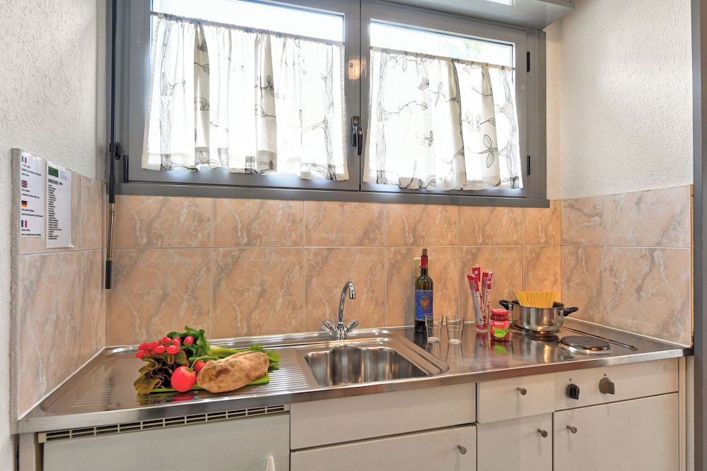 Standard Studio (Chiasso Apartments 203) photo 3