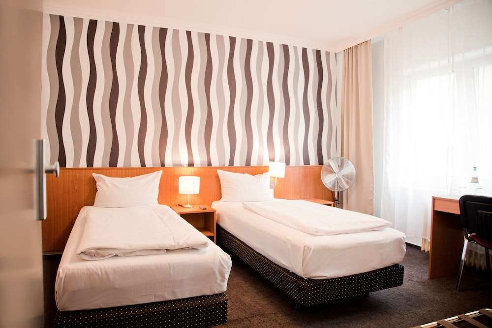 Standard Double Room - Photo 3