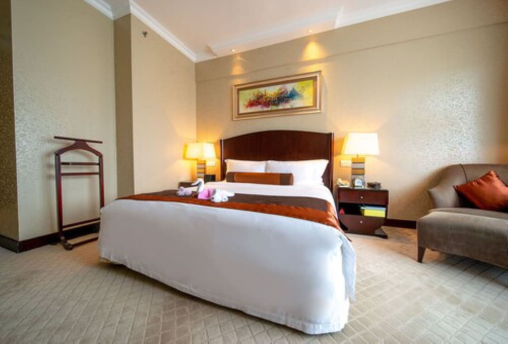 DELUXE KING ROOM - Photo 5