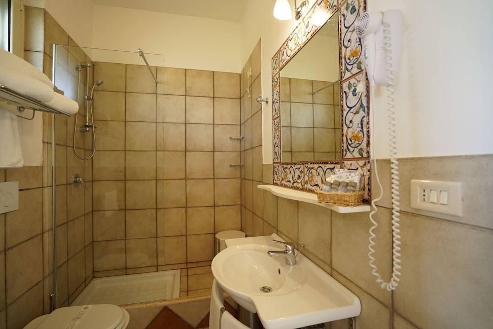 Comfort Room photo 3