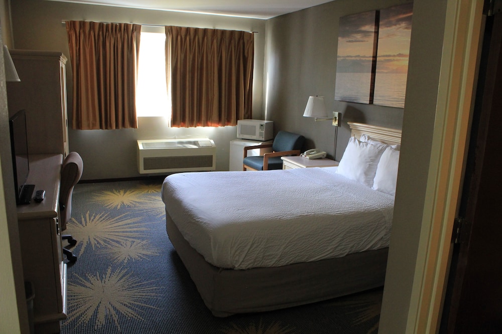Standard Room, 1 King Bed - Photo 3