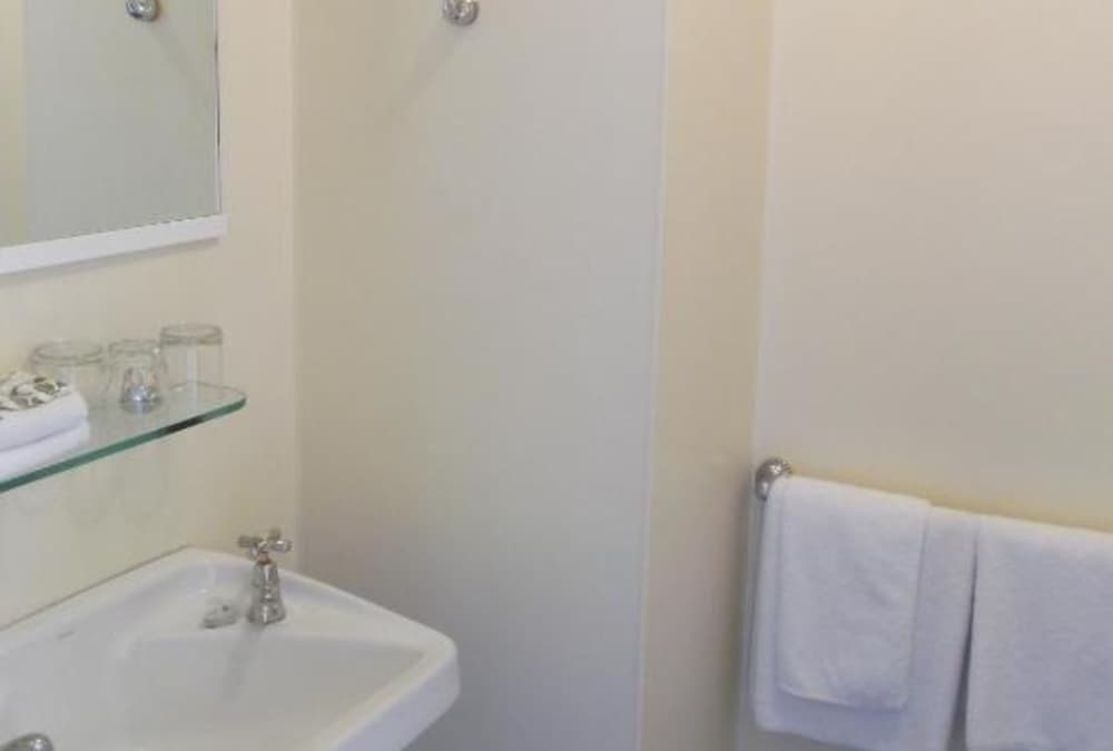 Economy Room photo 3