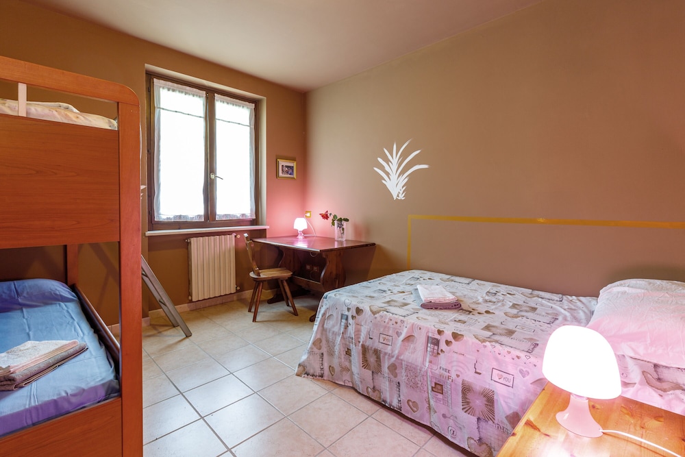 Family Apartment, 3 Bedrooms, Mountainside (Casa Ferrari 3km From Lake) photo 1