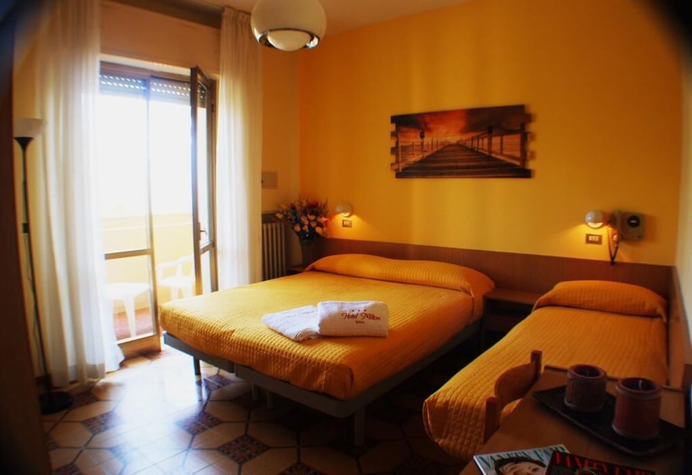 Double Room - Photo 8