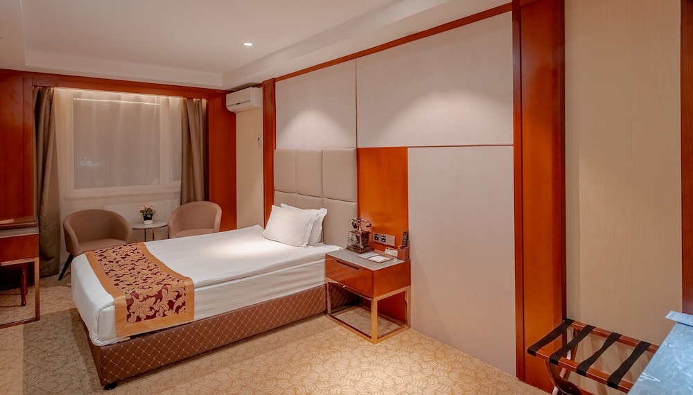 Business Double Room - Photo 4
