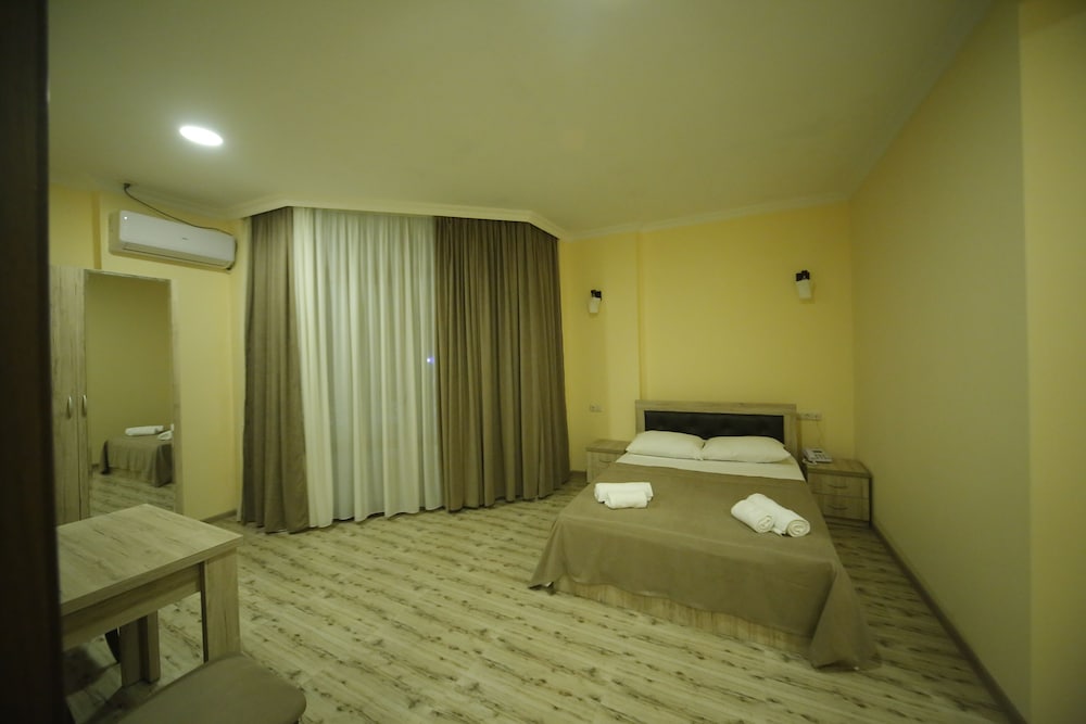 Standard Double or Twin Room photo 2