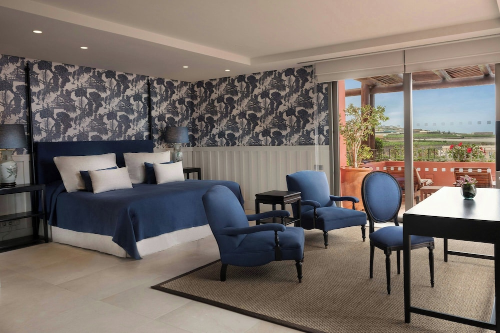 Royal Suite, 2 Bedrooms, Ocean View (Balcony)
