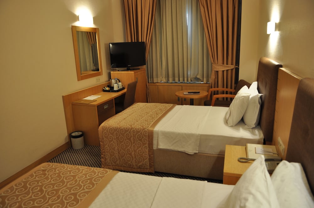 Superior Room, Multiple Beds photo 3