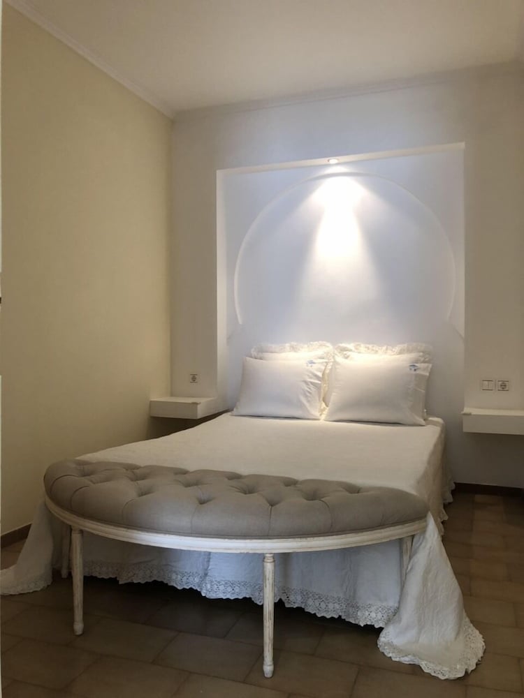Deluxe Suite photo 2