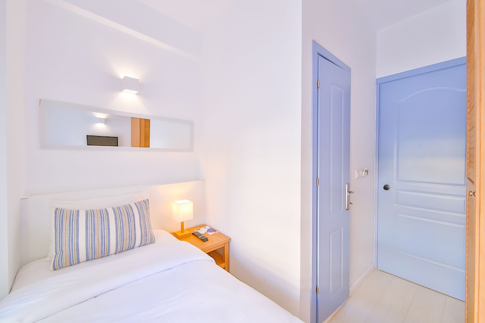 Economy Single Room, Balcony photo 2