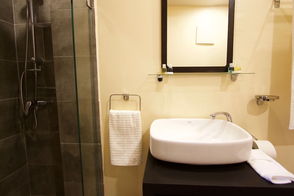 Superior Suite - Photo 4