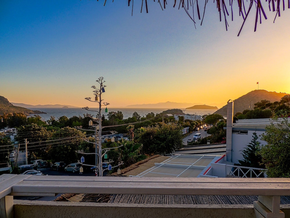 Deluxe Double Room, Sea View - Photo 6