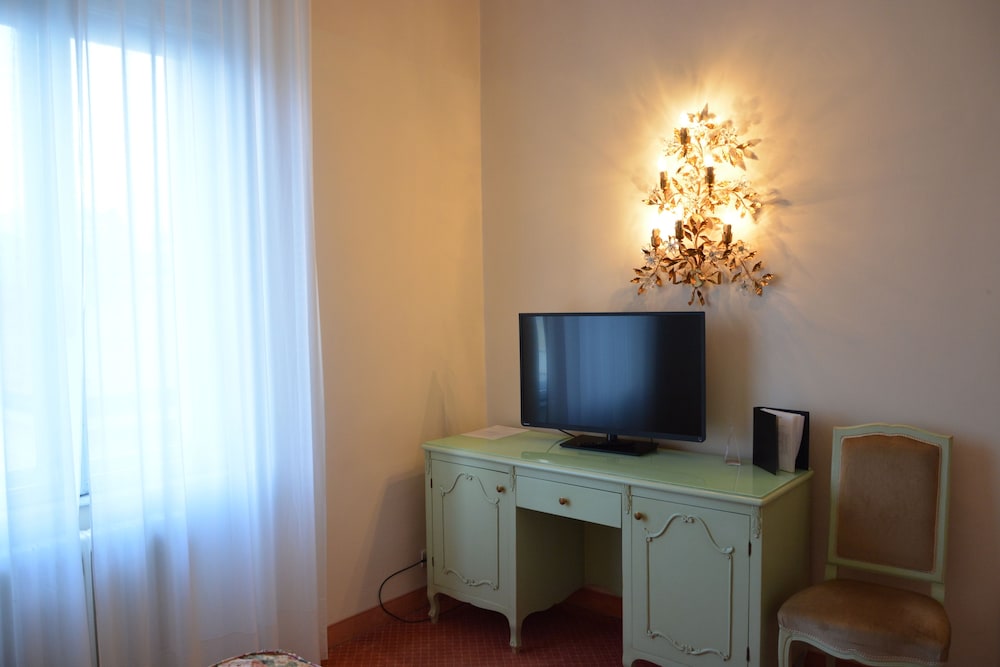 Standard Double Room - Photo 2