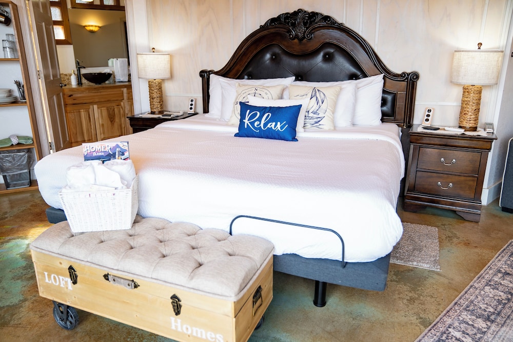 Grand Studio Suite, 1 King Bed with Sofa bed, Ocean View, Oceanfront photo 1