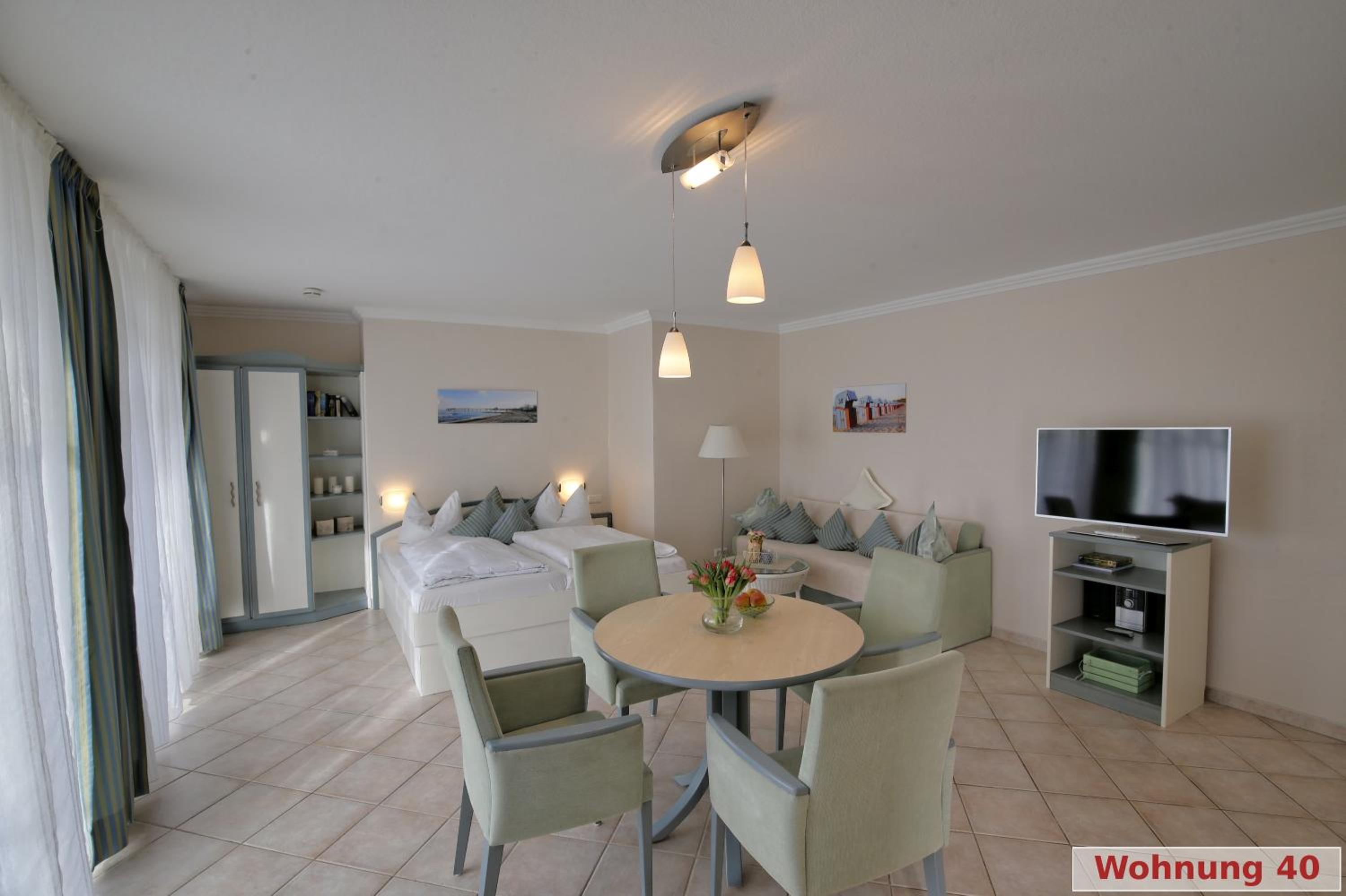 Apartment 40 photo 2