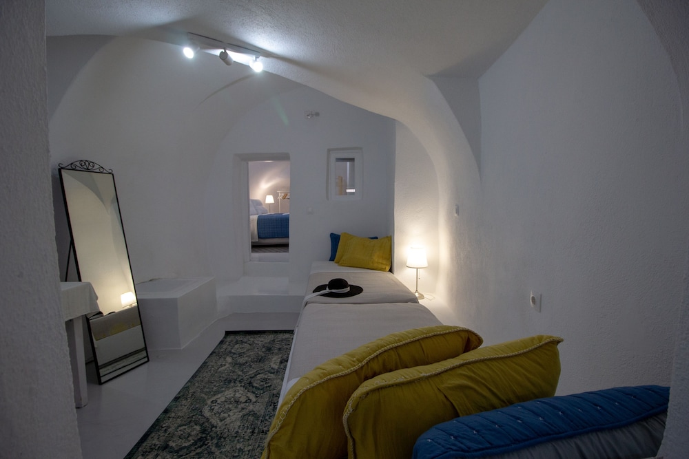 Just Blue House Dome Terrace Volcano View