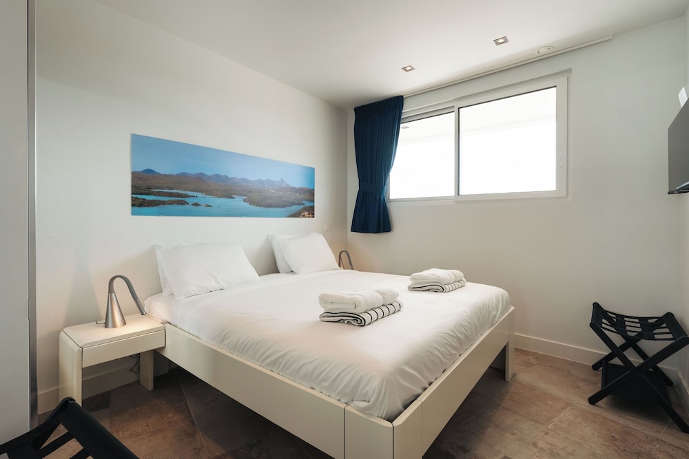 Luxury Apartment, Ocean View, Oceanfront