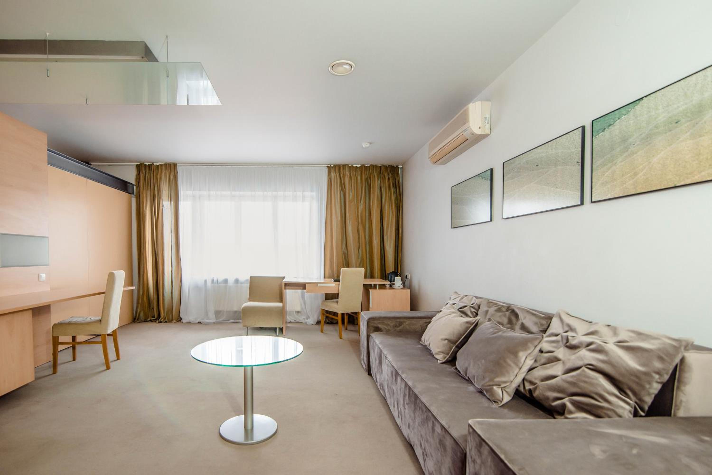 Apartment with Terrace - Photo 6