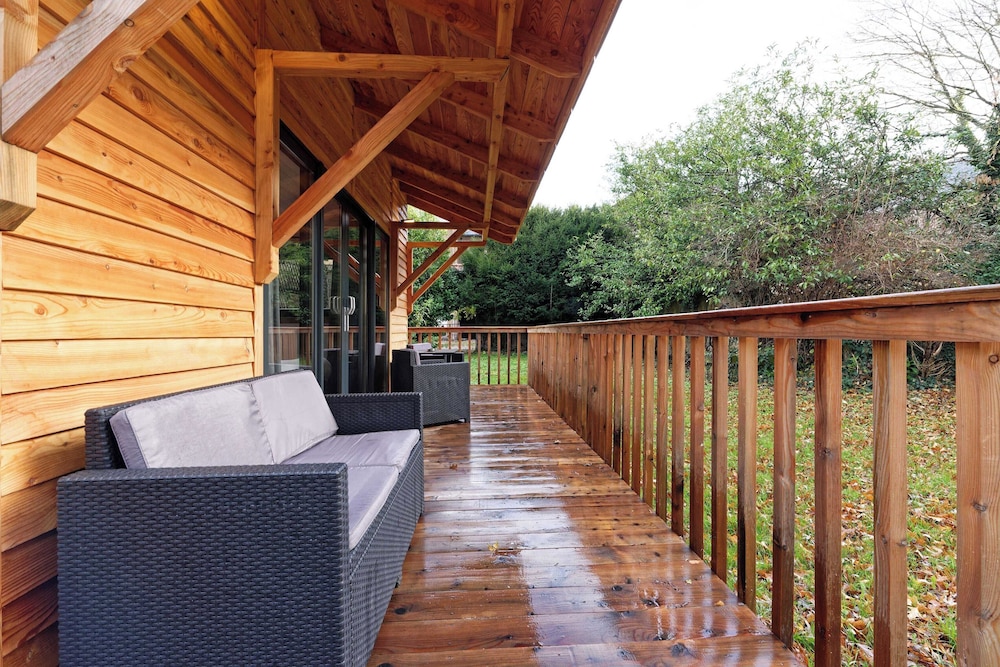 Deluxe Chalet, 1 Double Bed, Kitchenette, Garden Area photo 2
