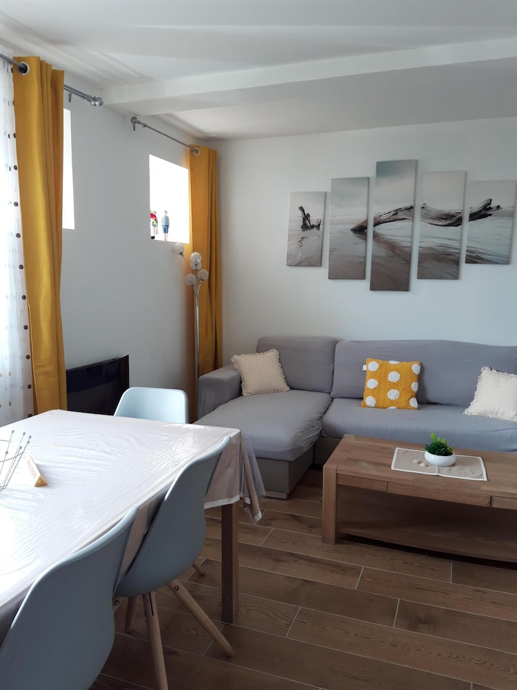 Traditional Apartment, Ensuite, Sea View (La Bassure de Baas) photo 3