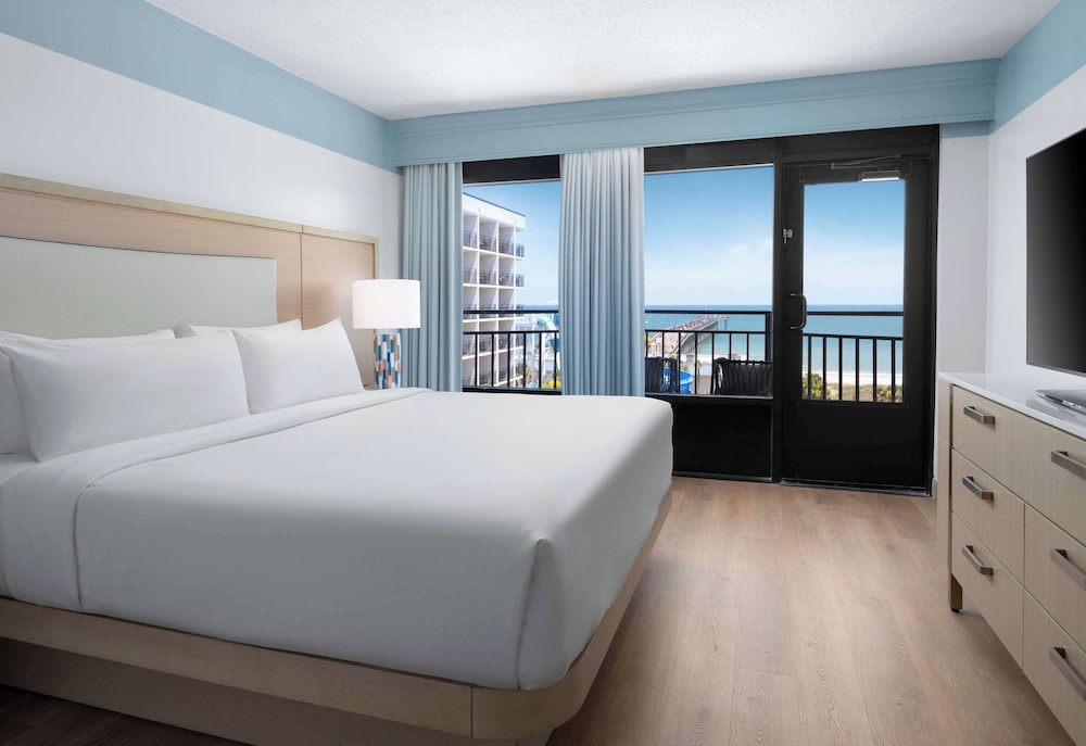 Suite, 1 King Bed, Ocean View - Photo 2