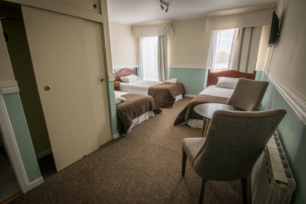 Standard Triple Room, 3 Twin Beds photo 1