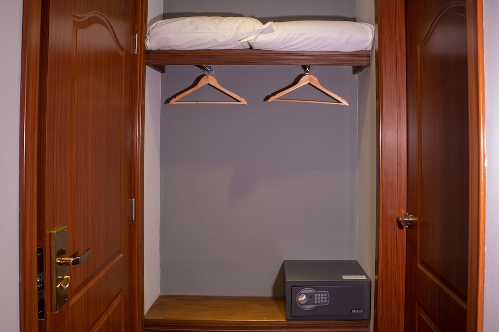 Superior Triple Room photo 3