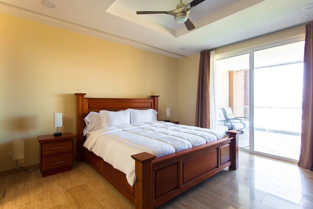 Deluxe Apartment photo 2