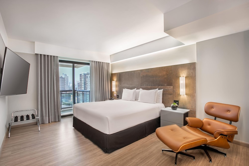 Premium Room (Queen Bed, Grand Premium with terrace) photo 1