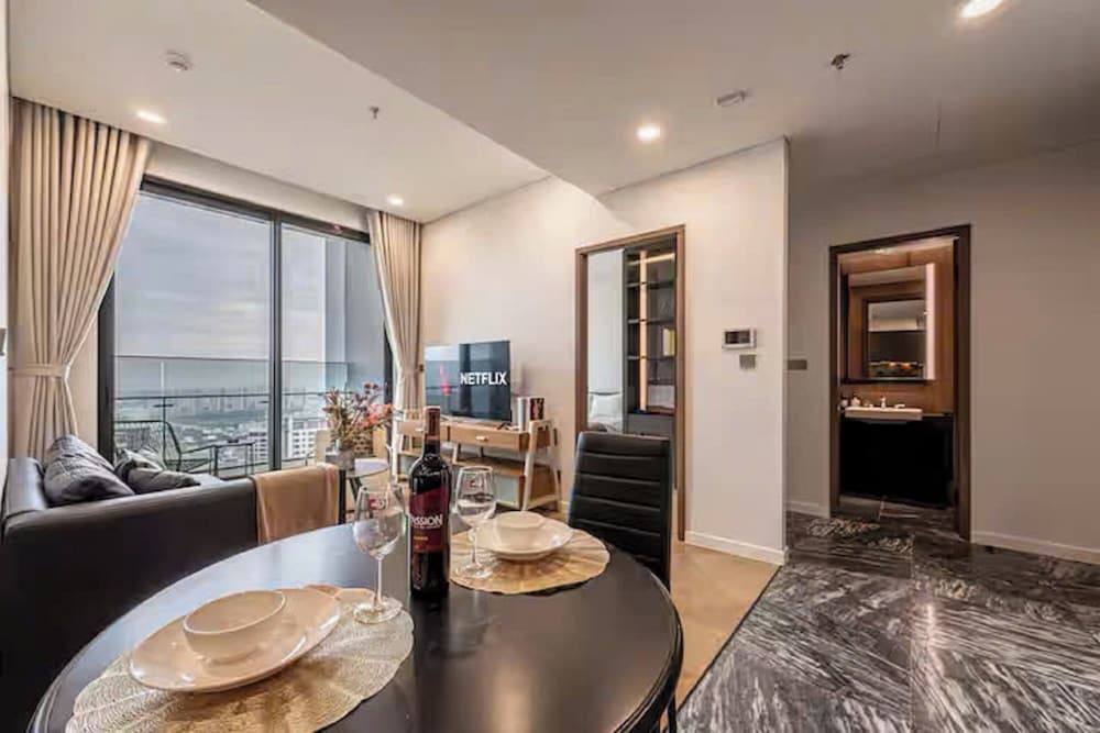 Grand Suite, 1 Bedroom, Club Lounge Access, City View photo 3