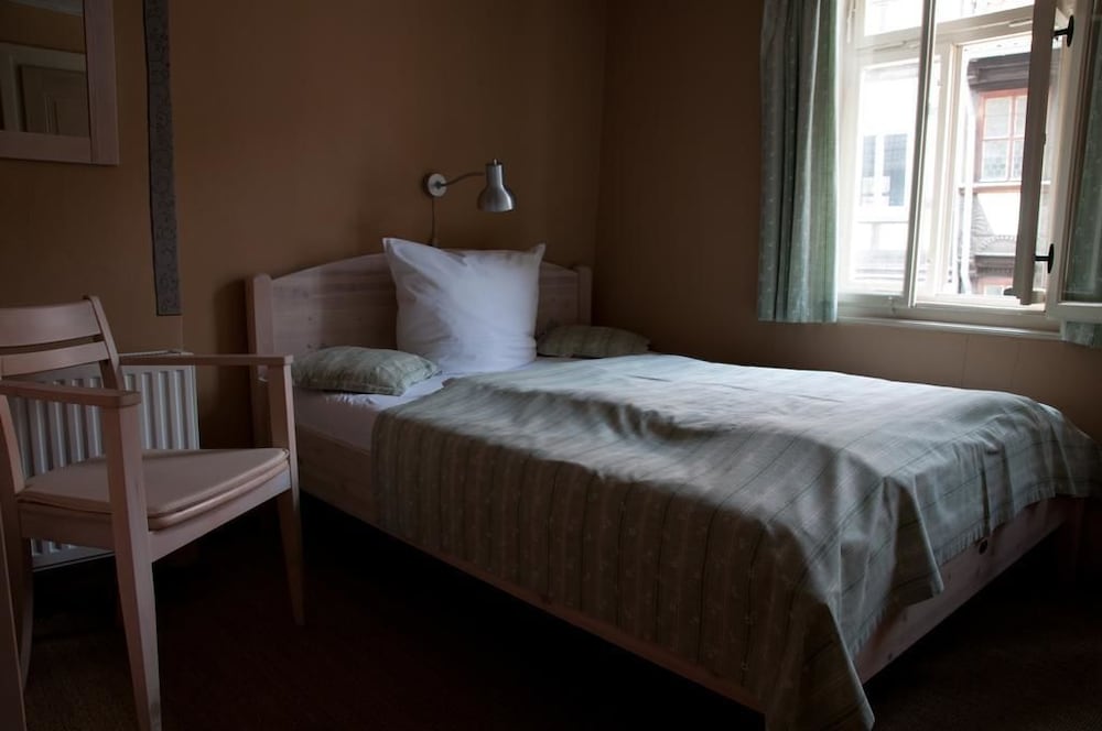 Kleines Doppelzimmer,franzoesisches Bett photo 1