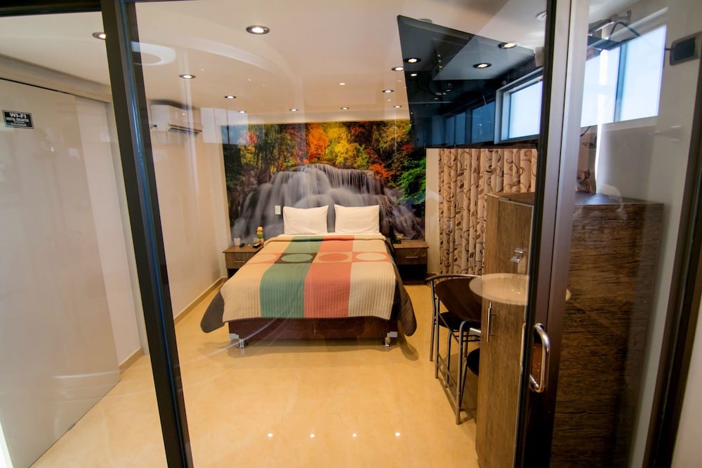 Executive Suite, 1 Queen Bed photo 1