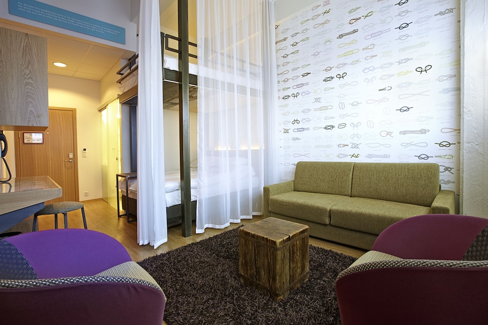 Studio 6