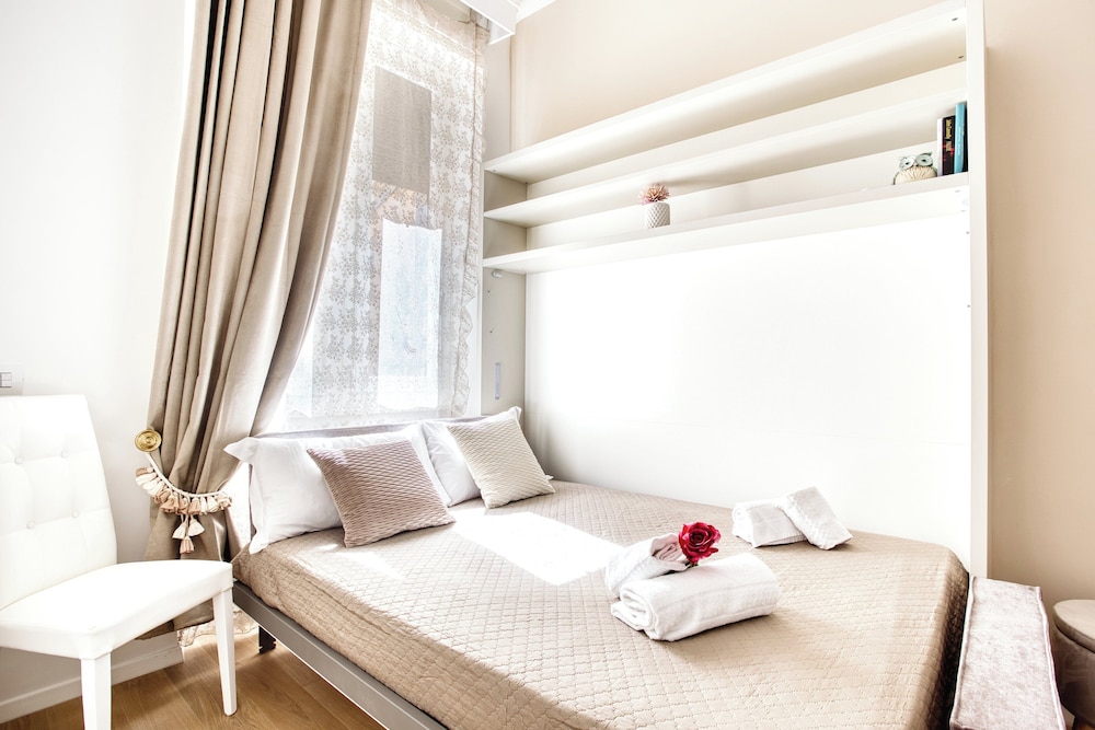 Classic Apartment, City View