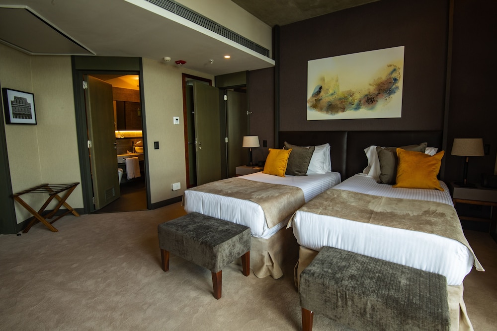 Junior Suite, 2 Twin Beds photo 2