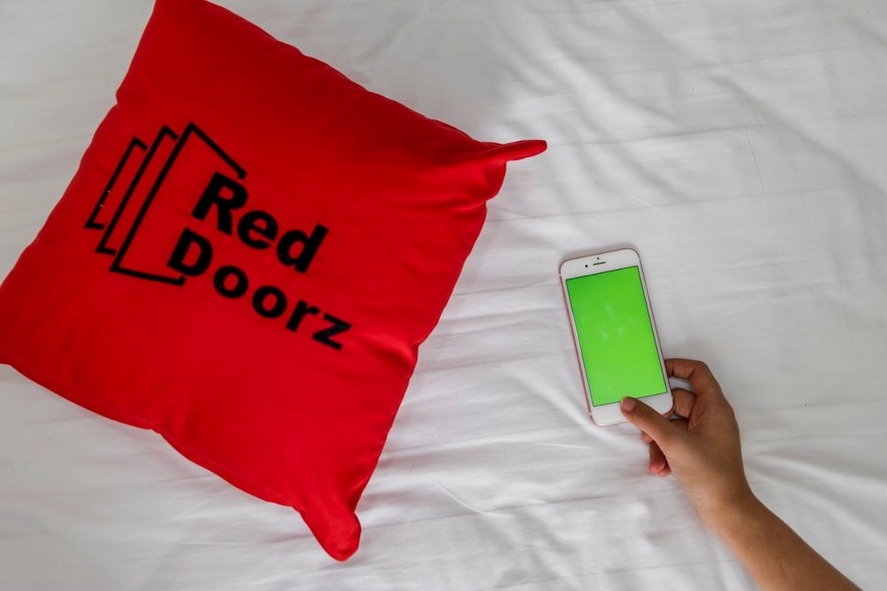 Deluxe Room (RedDoorz) - Photo 4