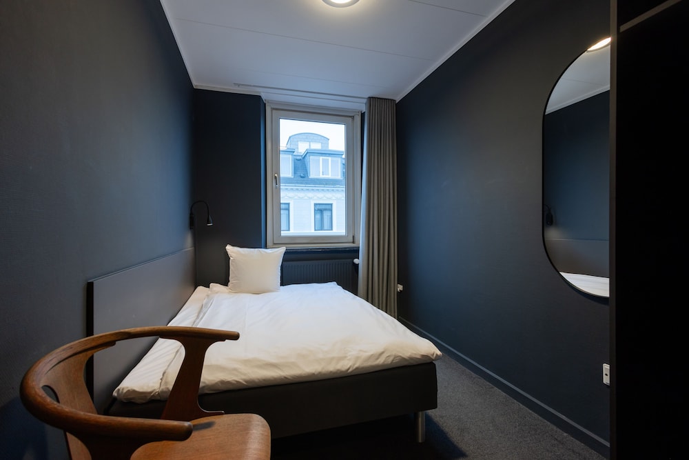 Standard Single Room, 1 Large Twin Bed
