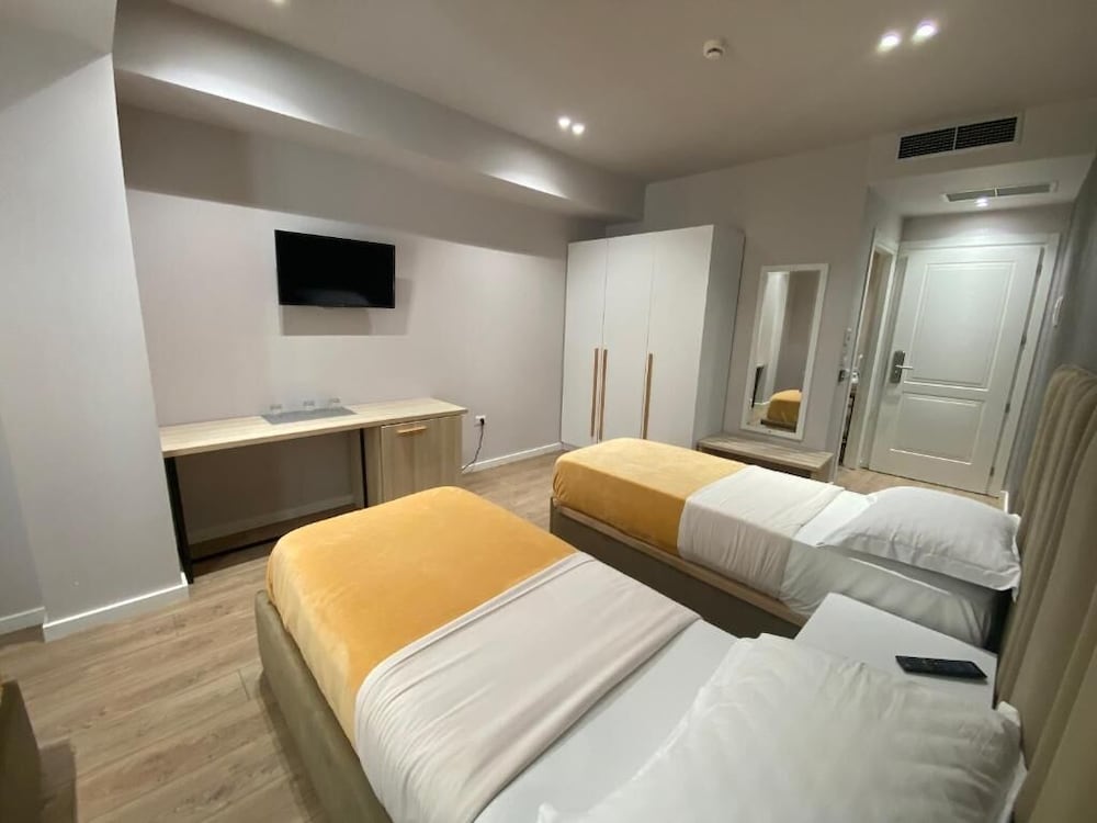 Triple Room, 3 Twin Beds photo 2