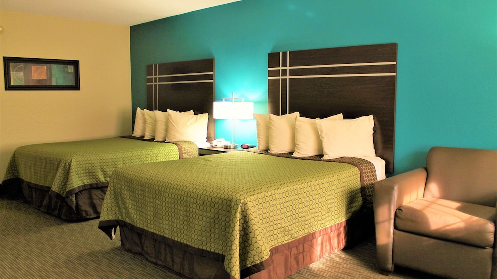 Standard Room, Multiple Beds, Non Smoking, Refrigerator & Microwave photo 1